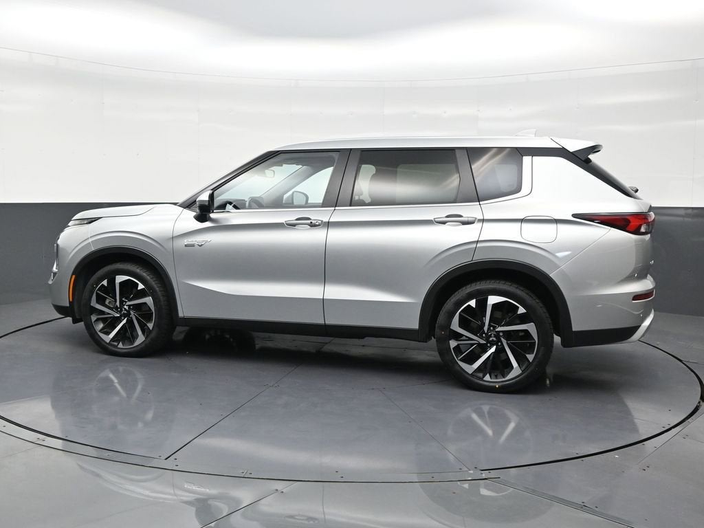 2025 Mitsubishi Outlander Plug-In Hybrid SE
