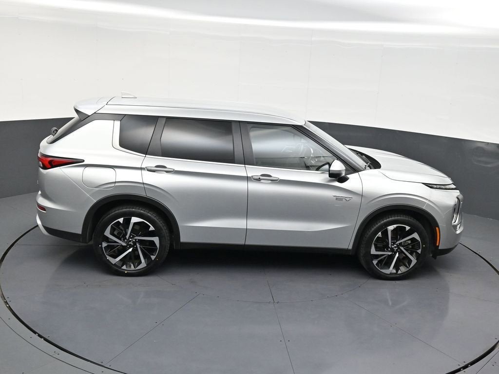 2025 Mitsubishi Outlander Plug-In Hybrid SE