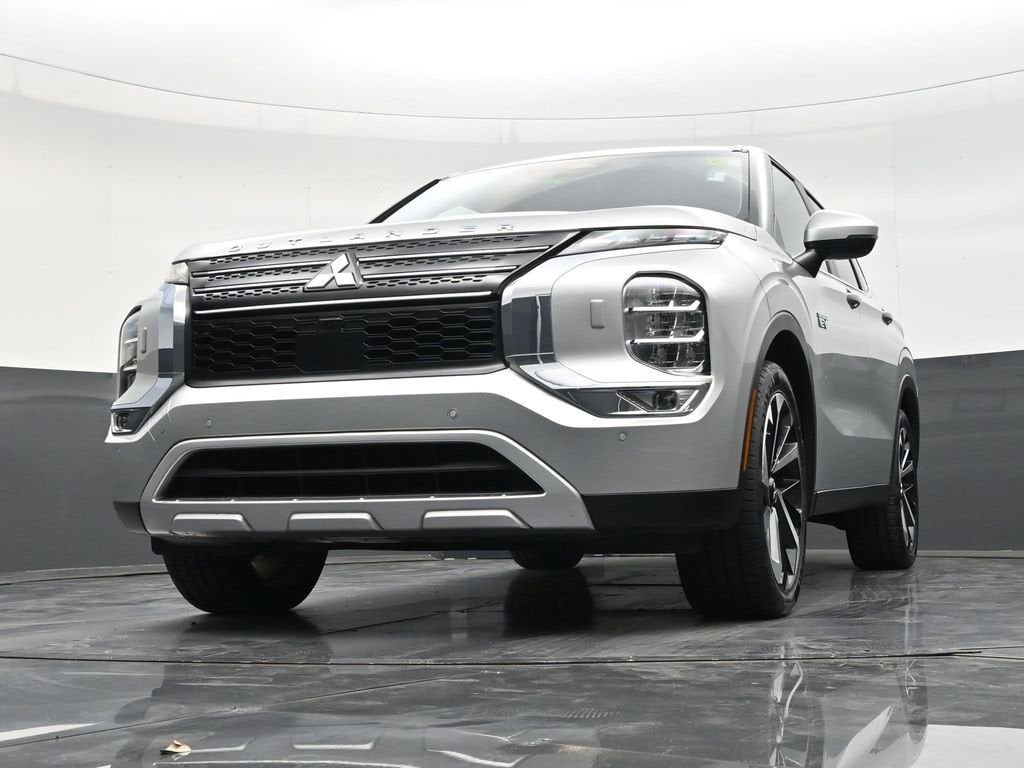 2025 Mitsubishi Outlander Plug-In Hybrid SE