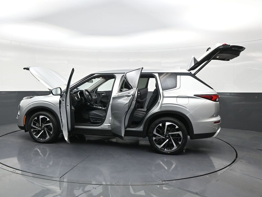 2025 Mitsubishi Outlander Plug-In Hybrid SE
