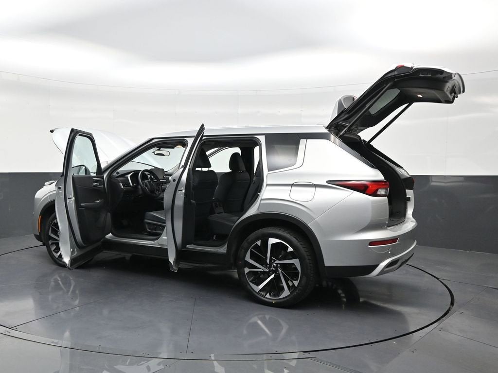 2025 Mitsubishi Outlander Plug-In Hybrid SE