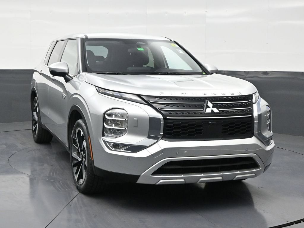 2025 Mitsubishi Outlander Plug-In Hybrid SE