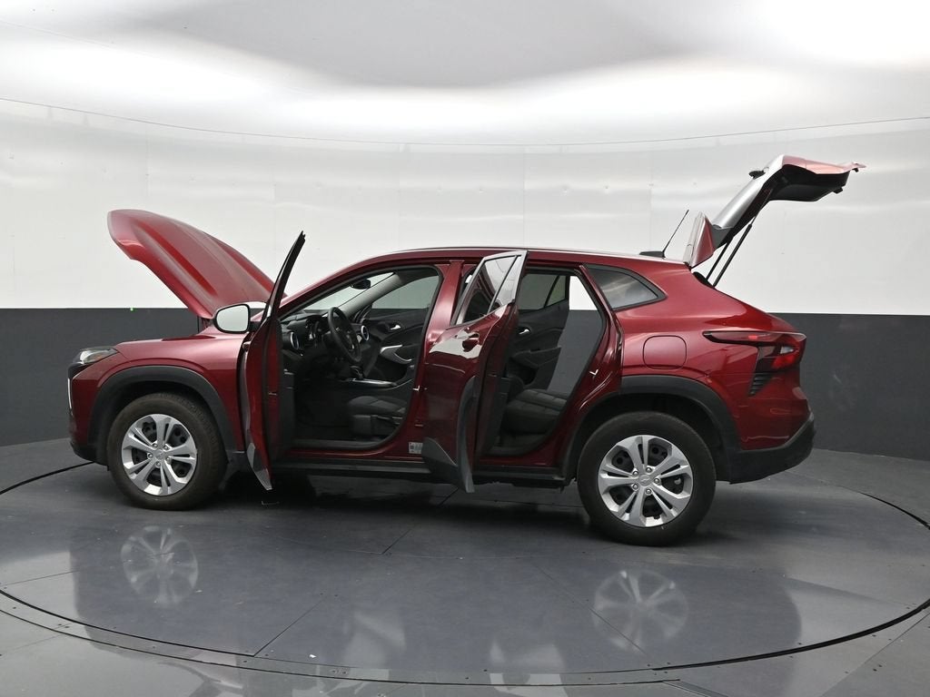 2025 Chevrolet Trax LS