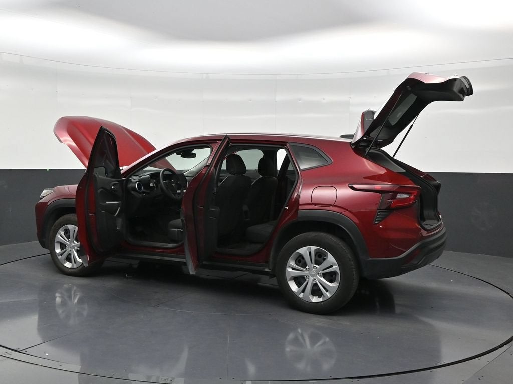 2025 Chevrolet Trax LS