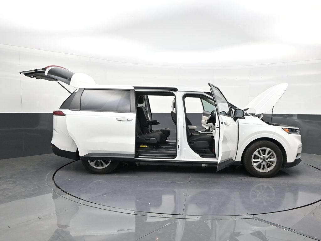 2024 Kia Carnival MPV LX