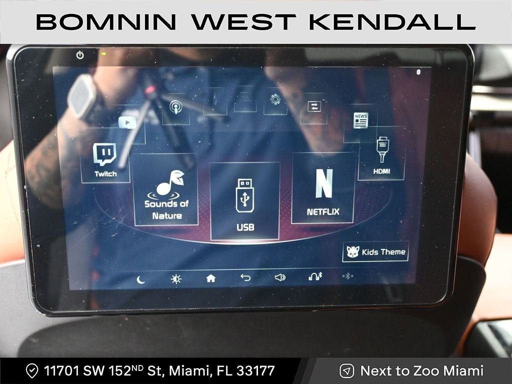 2022 Kia Carnival SX