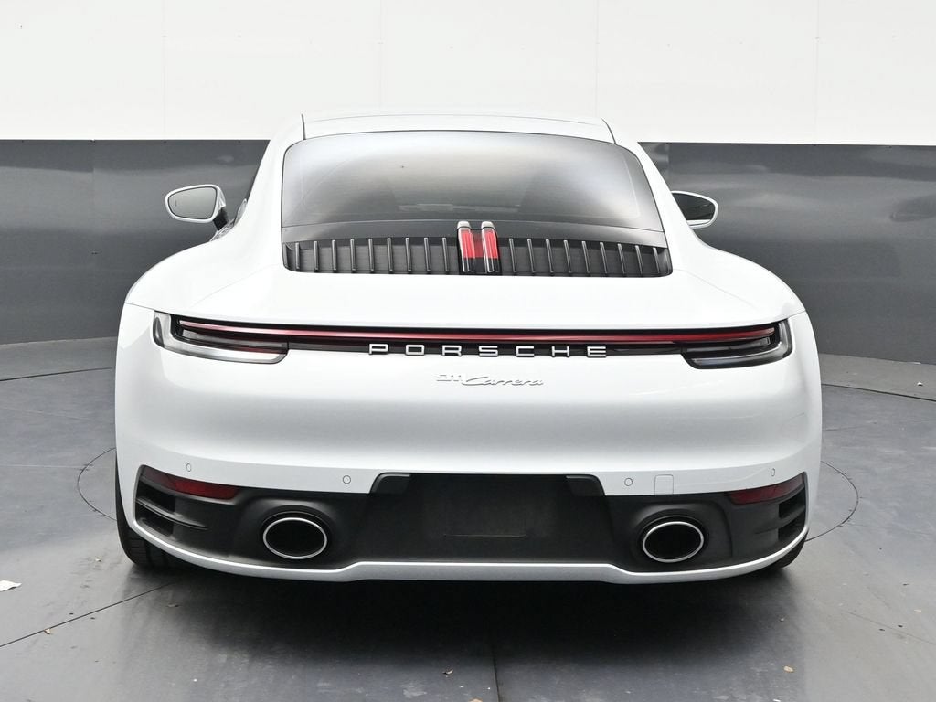 2022 Porsche 911 Carrera