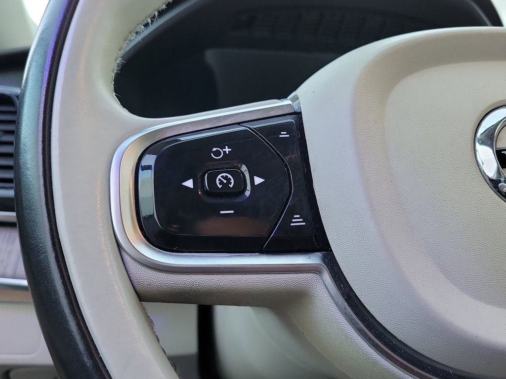 2023 Volvo XC90 Plus