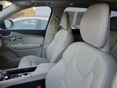 2023 Volvo XC90 Plus