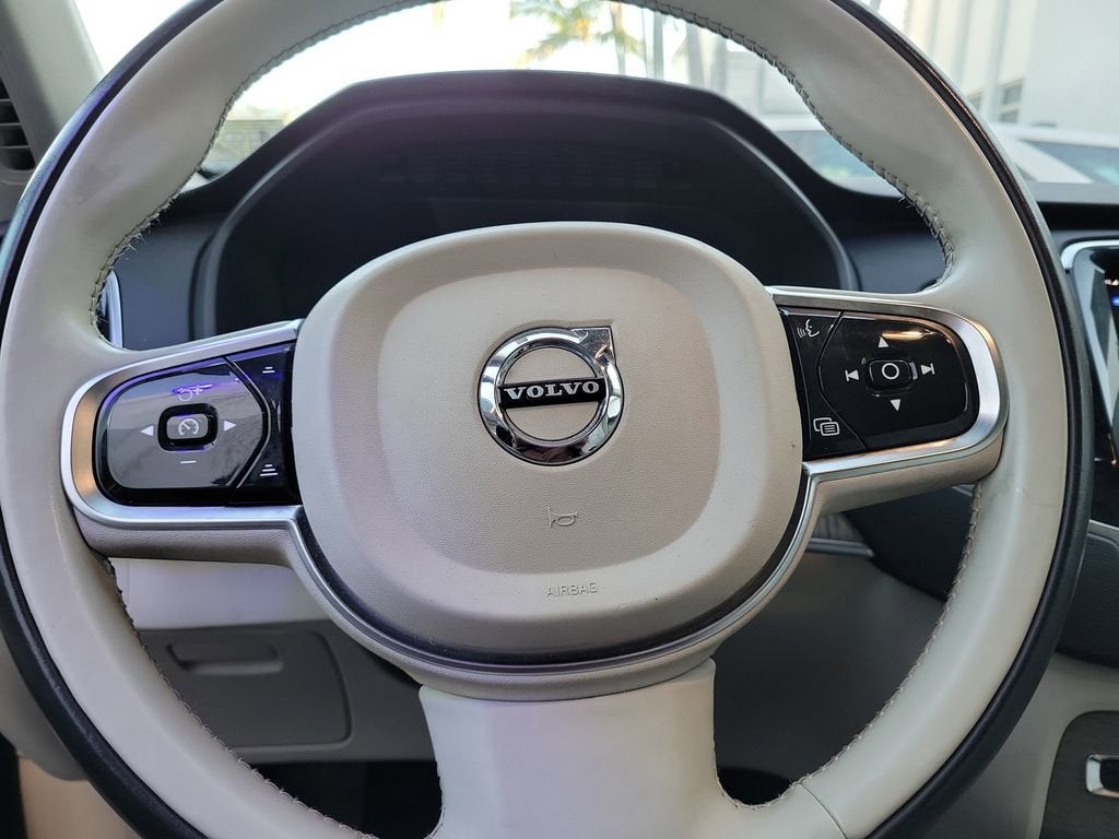 2023 Volvo XC90 Plus