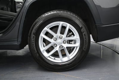 2023 Jeep Grand Cherokee L Laredo 4x4