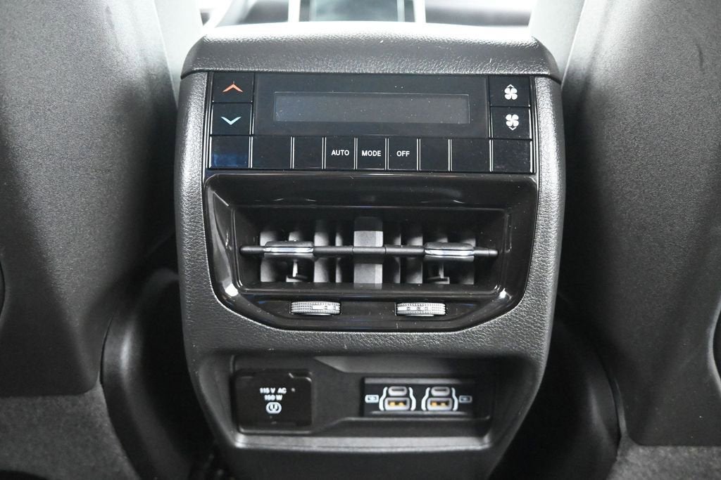 2023 Jeep Grand Cherokee L Laredo 4x4