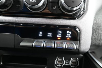 2022 RAM 1500 Big Horn Crew Cab 4x4 5'7" Box