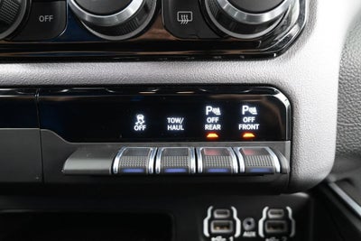 2022 RAM 1500 Big Horn Crew Cab 4x4 5'7" Box