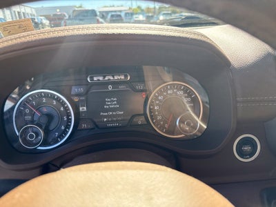 2019 RAM 1500 Laramie Crew Cab 4x4 6'4" Box