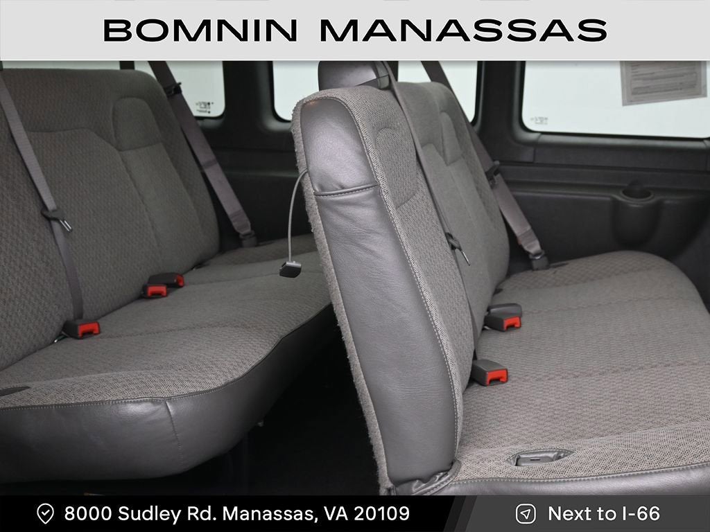 2024 Chevrolet Express Passenger 3500 1LT