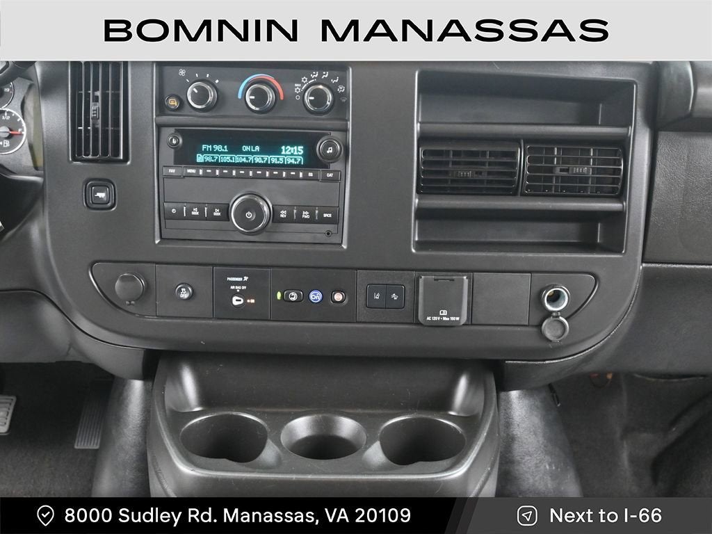 2024 Chevrolet Express Passenger 3500 1LT