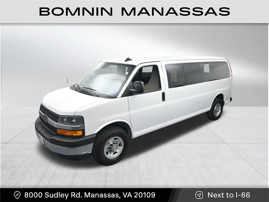2024 Chevrolet Express Passenger 3500 1LT