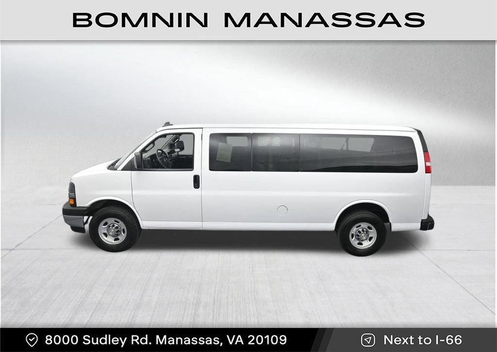 2024 Chevrolet Express Passenger 3500 1LT