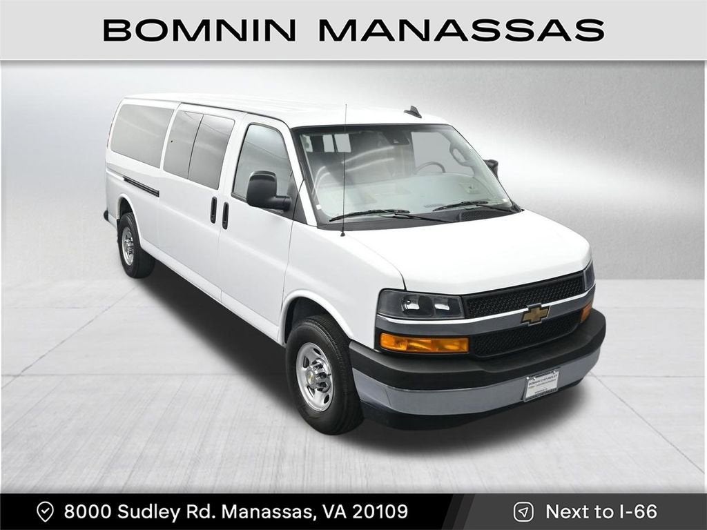 2024 Chevrolet Express Passenger 3500 1LT