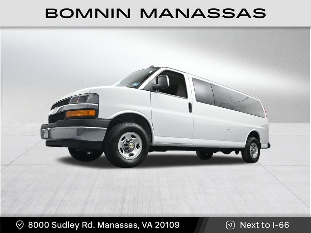 2024 Chevrolet Express Passenger 3500 1LT