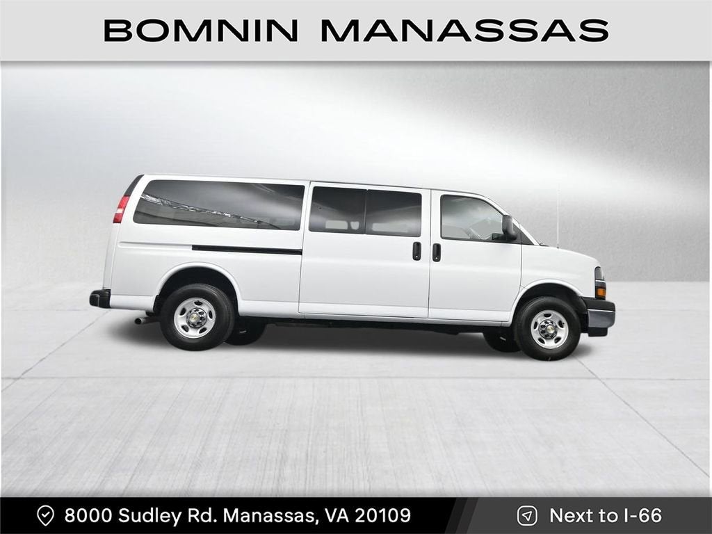 2024 Chevrolet Express Passenger 3500 1LT