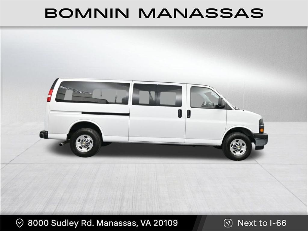 2024 Chevrolet Express Passenger 3500 1LT