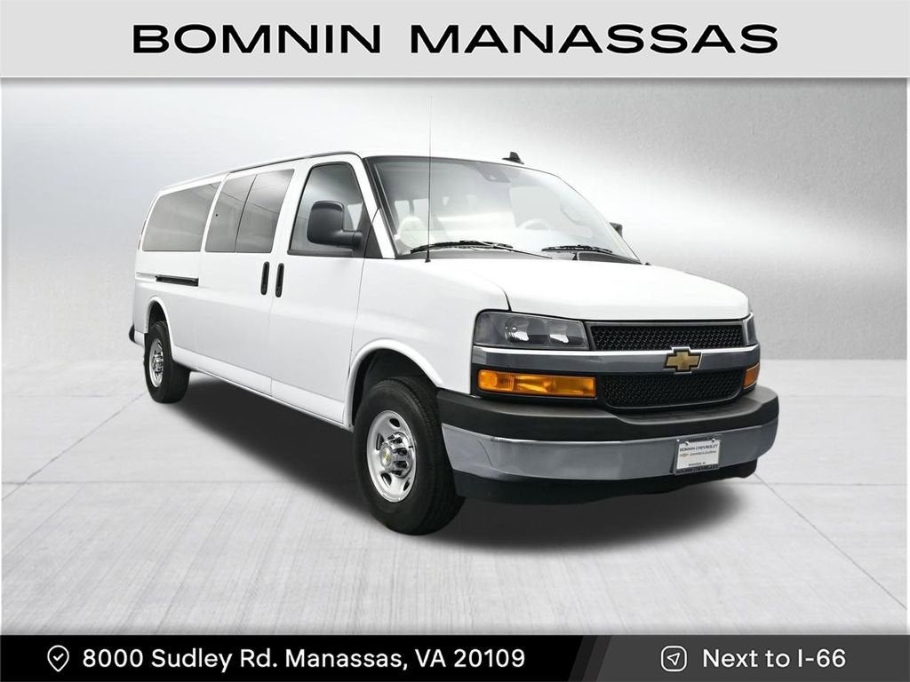 2024 Chevrolet Express Passenger 3500 1LT