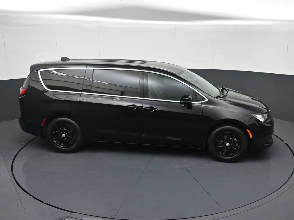 2026 Chrysler Voyager LX