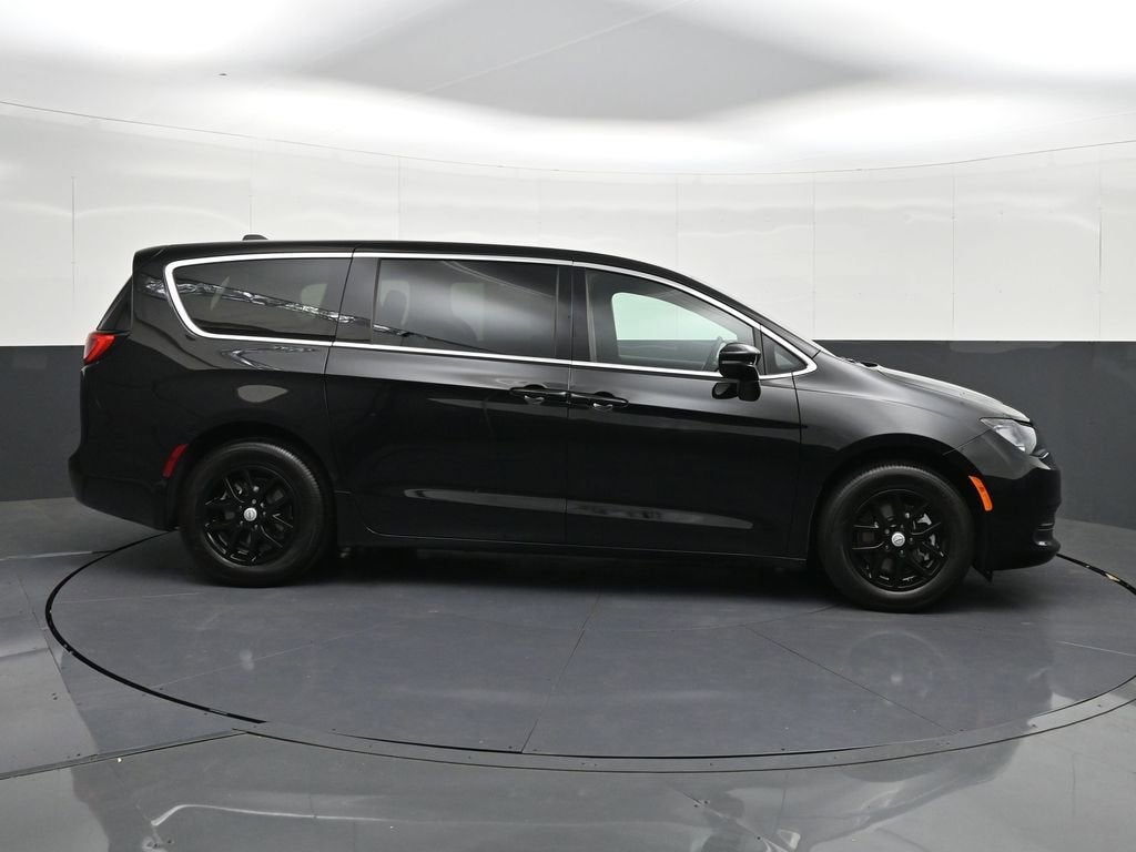 2026 Chrysler Voyager LX