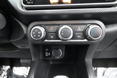 2024 Nissan Kicks S Xtronic CVT