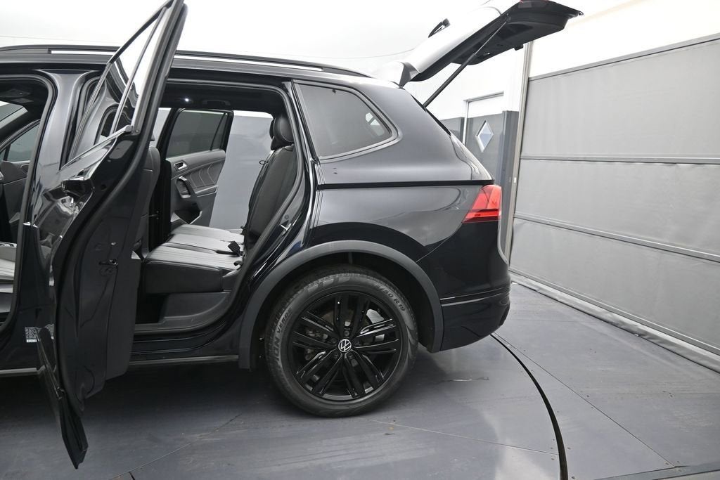 2022 Volkswagen Tiguan 2.0T SE R-Line Black