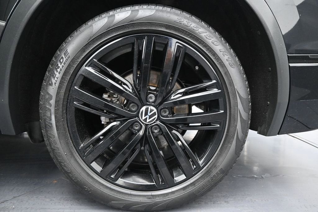 2022 Volkswagen Tiguan 2.0T SE R-Line Black