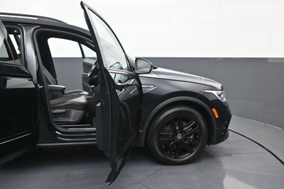 2022 Volkswagen Tiguan 2.0T SE R-Line Black