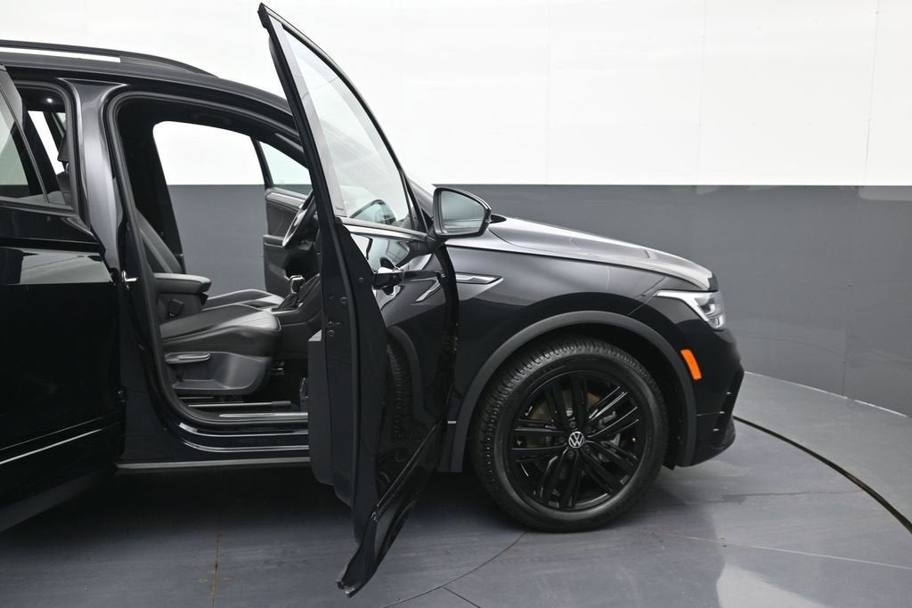 2022 Volkswagen Tiguan 2.0T SE R-Line Black
