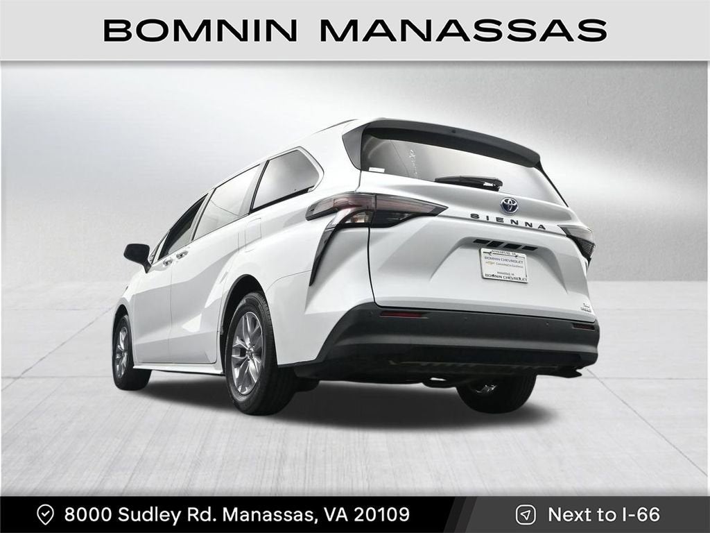 2024 Toyota Sienna XLE