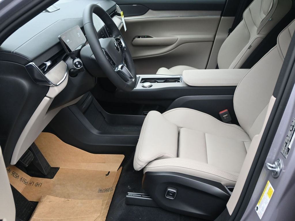 2026 Volvo EX90 Plus