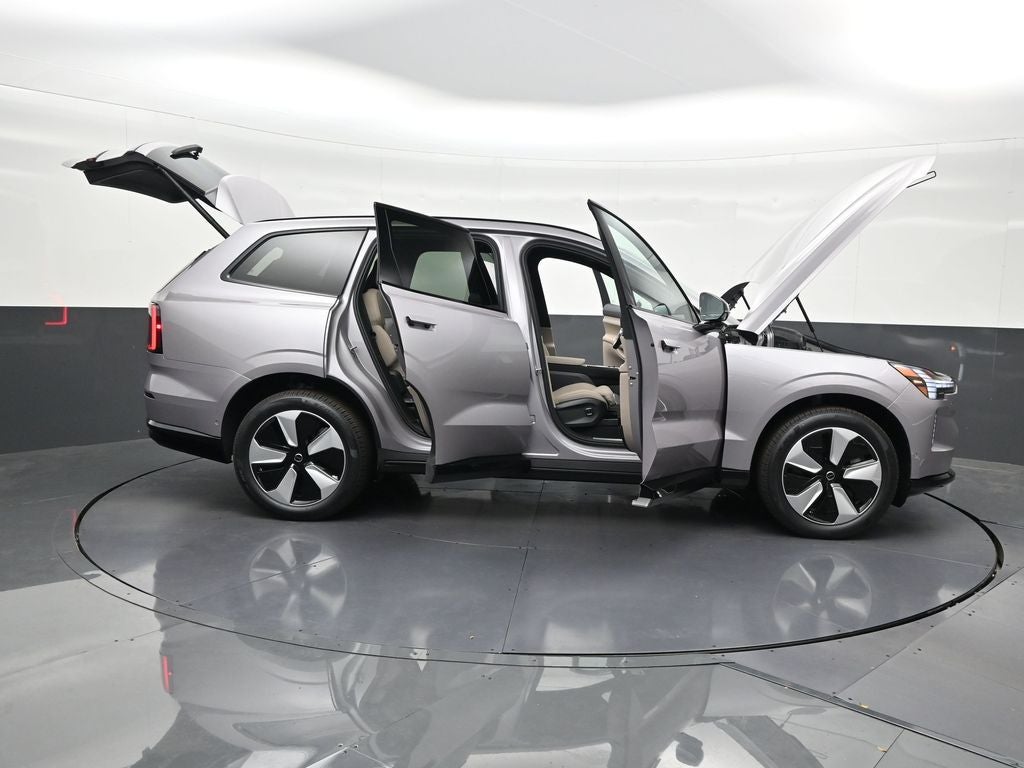 2026 Volvo EX90 Plus