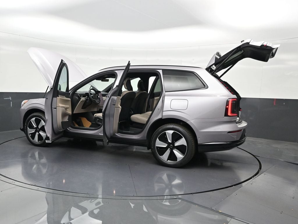 2026 Volvo EX90 Plus