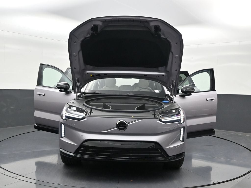 2026 Volvo EX90 Plus