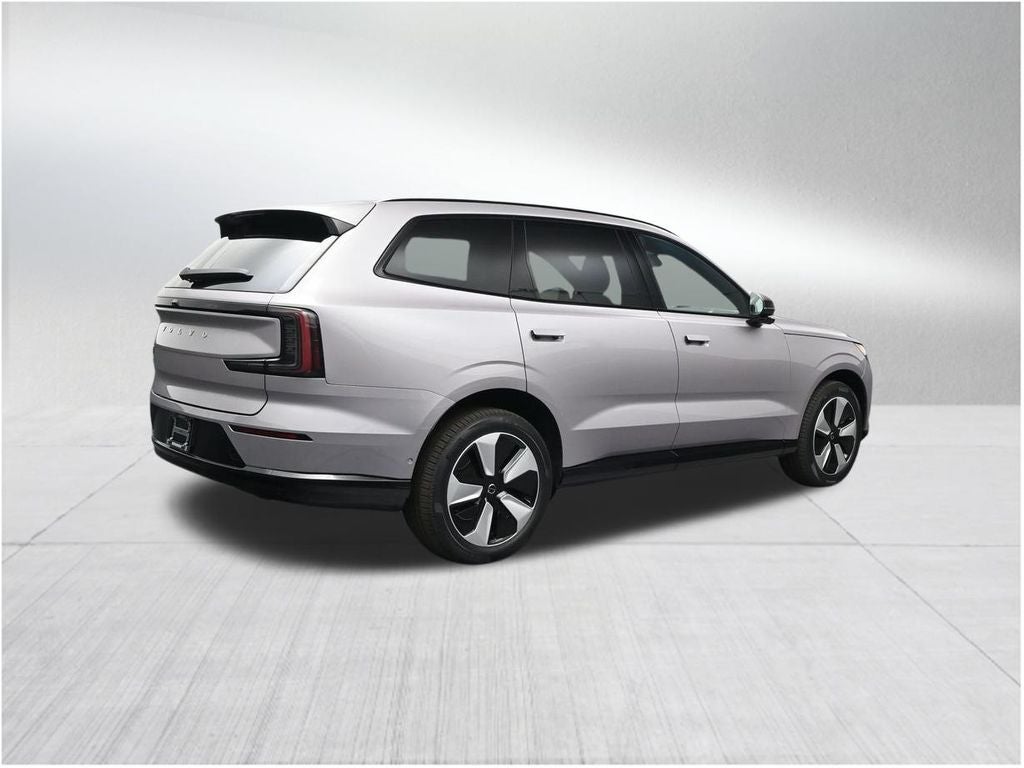 2026 Volvo EX90 Plus
