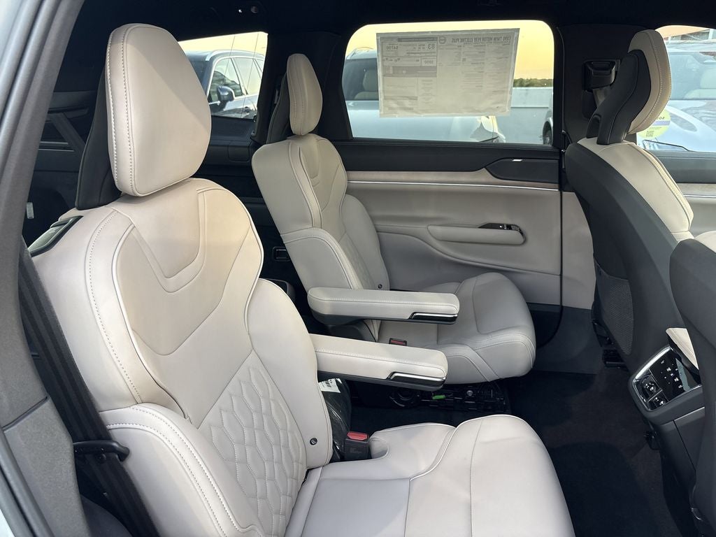2025 Volvo EX90 Twin Motor Performance Plus 6-Seater