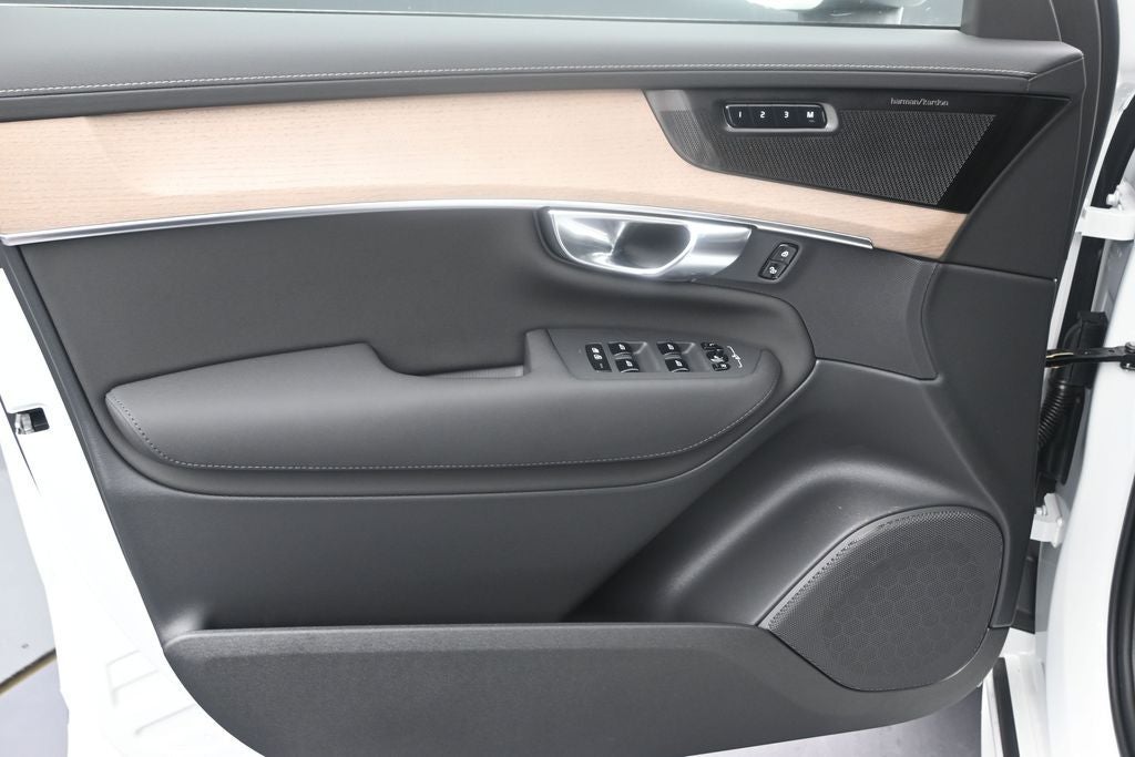 2026 Volvo XC90 B6 Plus 6-Seater