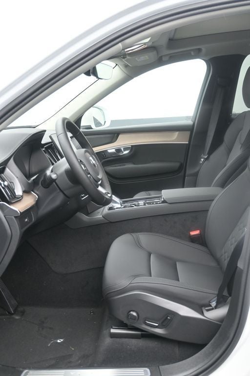 2026 Volvo XC90 B6 Plus 6-Seater