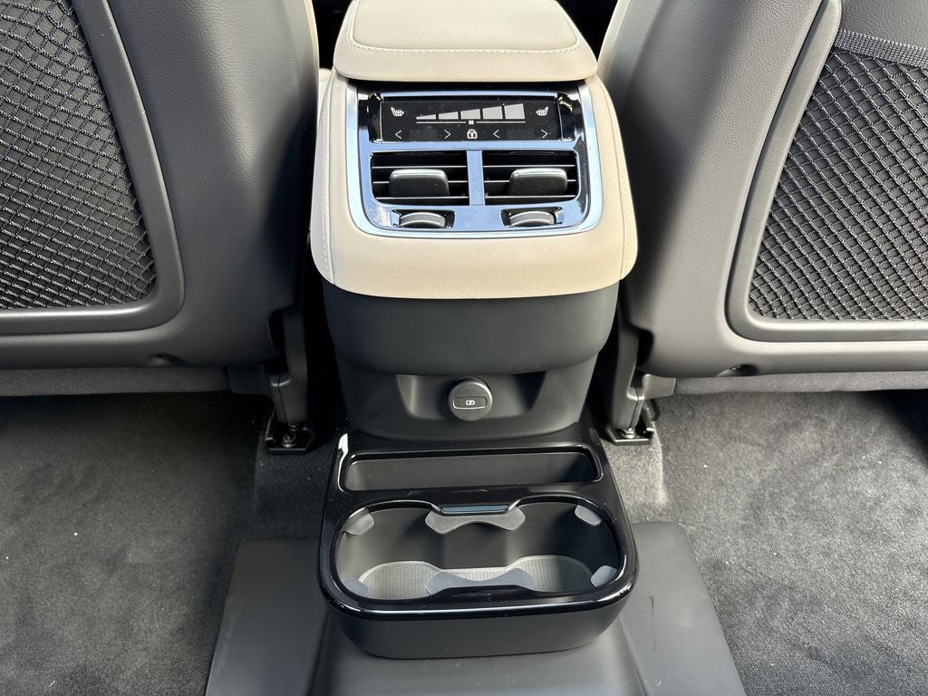 2026 Volvo XC90 B6 Plus 6-Seater