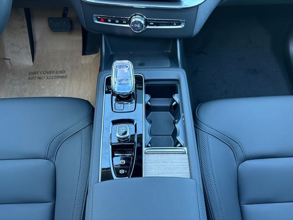 2026 Volvo XC90 B6 Plus 6-Seater