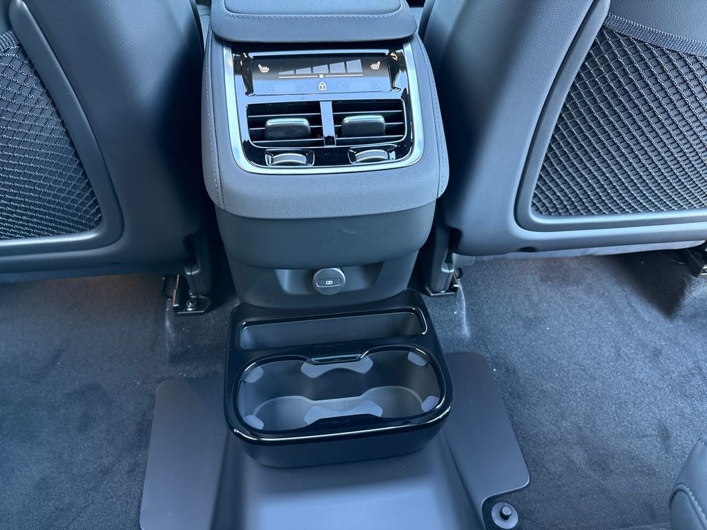 2026 Volvo XC90 B6 Plus 6-Seater