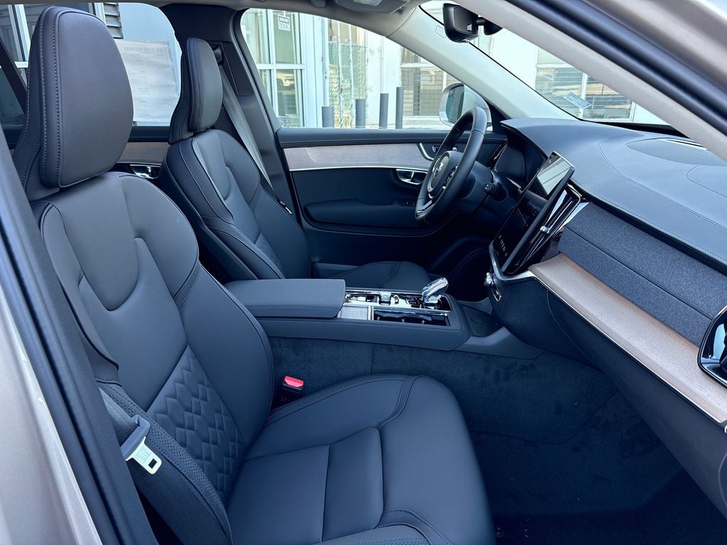 2026 Volvo XC90 B6 Plus 6-Seater