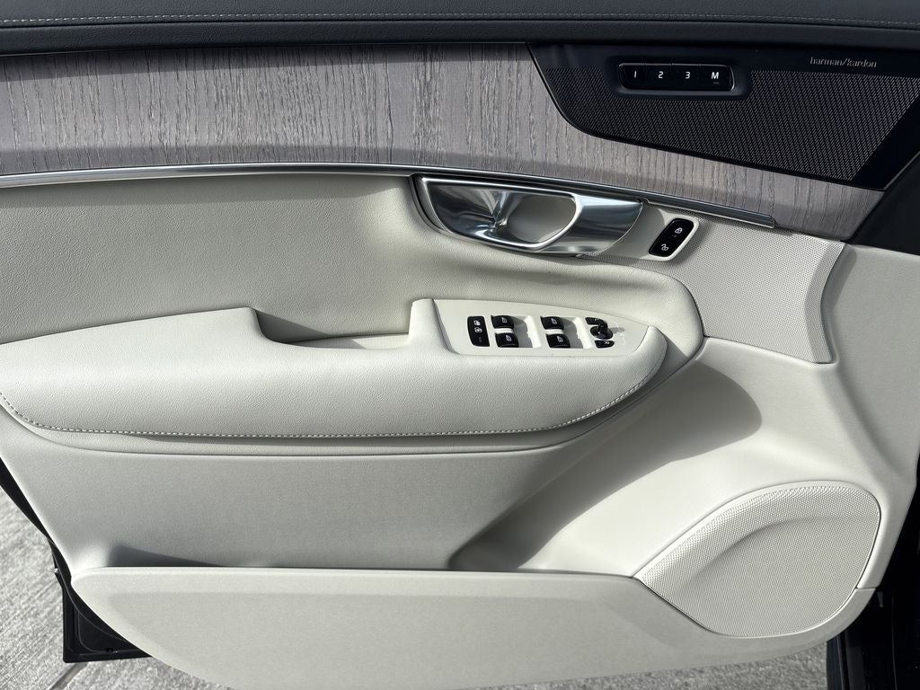 2026 Volvo XC90 B6 Ultra