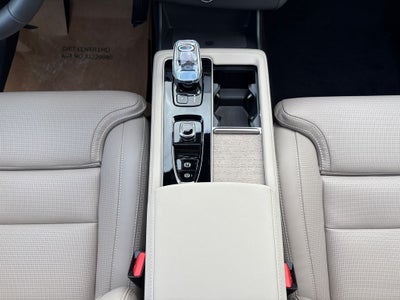 2026 Volvo XC90 B6 Ultra